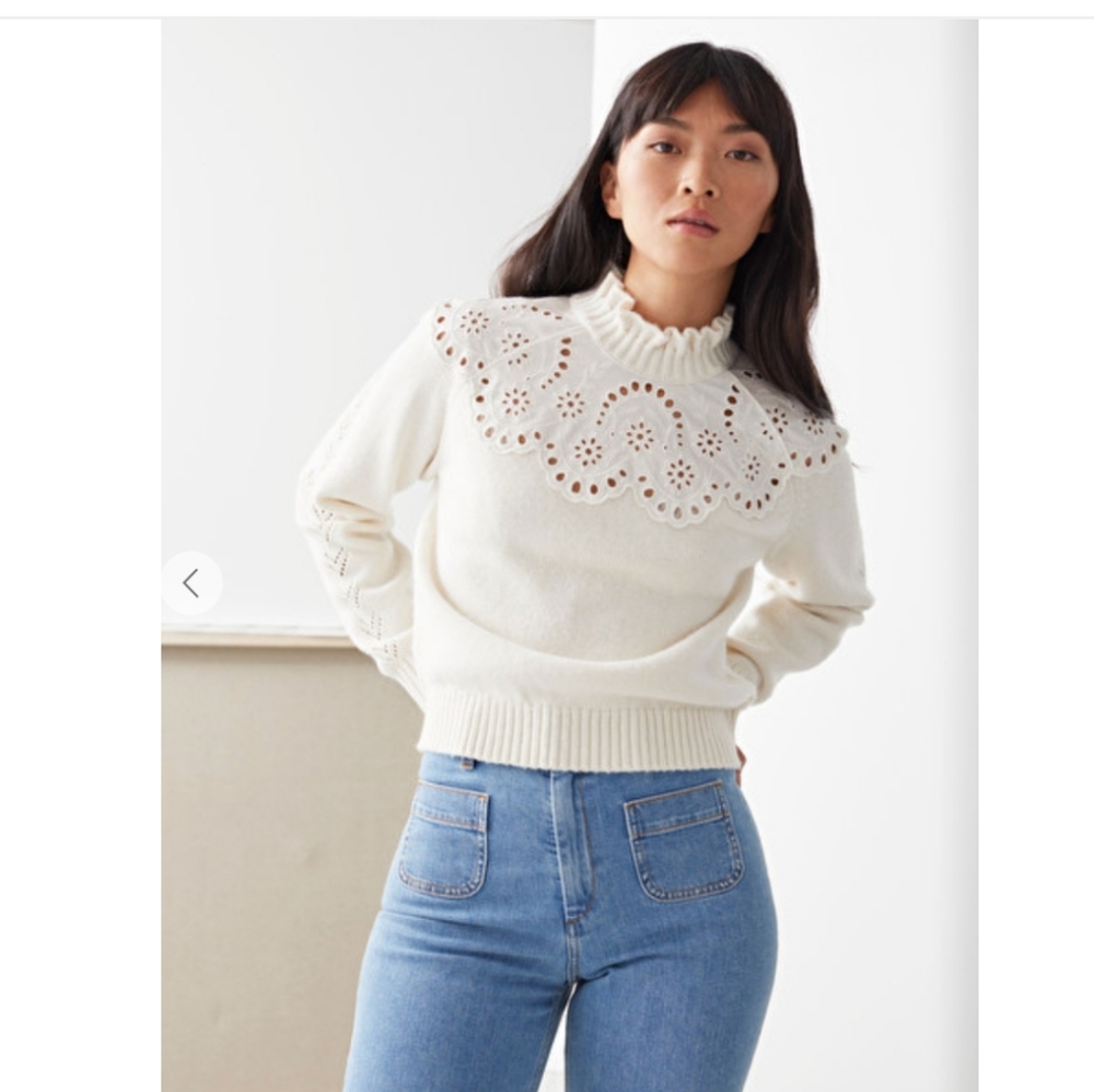 & Other Stories Wool Blend Scalloped Sweater Medium Broderie Anglaise Cream
